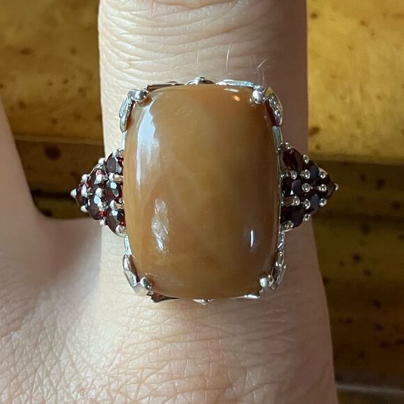 Natural Caramel Opal Red Garnet Sterling Silver Ring Size 10 - Picture 1 of 8